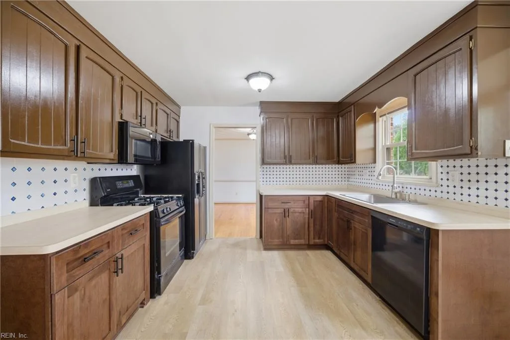 957 Edwin DR, VIRGINIABEACH VA 23464 thumb 12