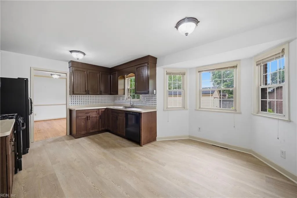 957 Edwin DR, VIRGINIABEACH VA 23464 thumb 9