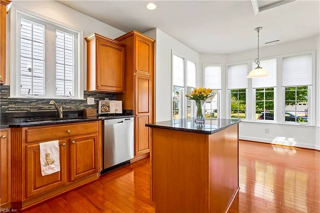 4232 Old Lock RD, WILLIAMSBURG VA 23188 - Photo 5