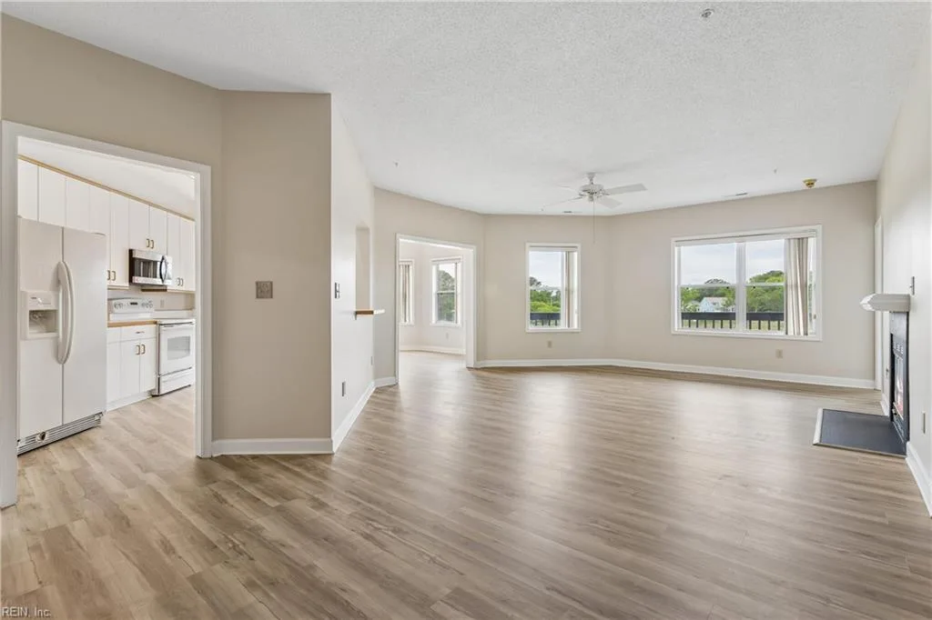 1024 Porte Harbour ARCH #302, HAMPTON VA 23664 thumb 11