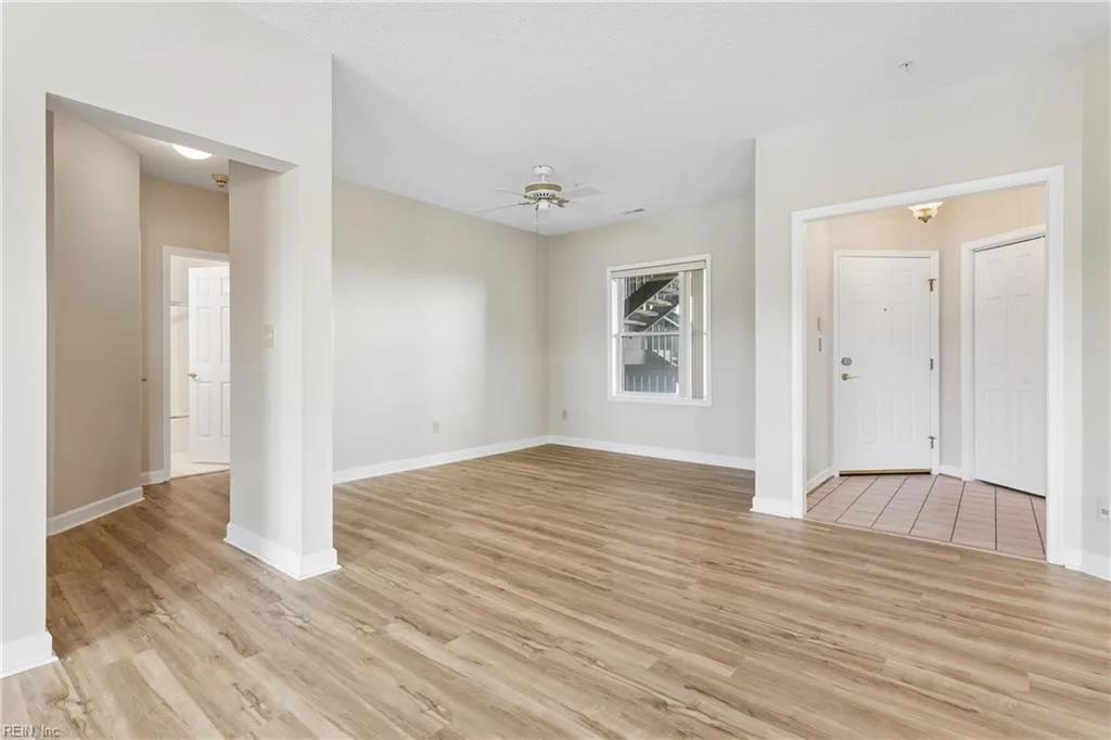 1024 Porte Harbour ARCH #302, HAMPTON VA 23664 thumb 8