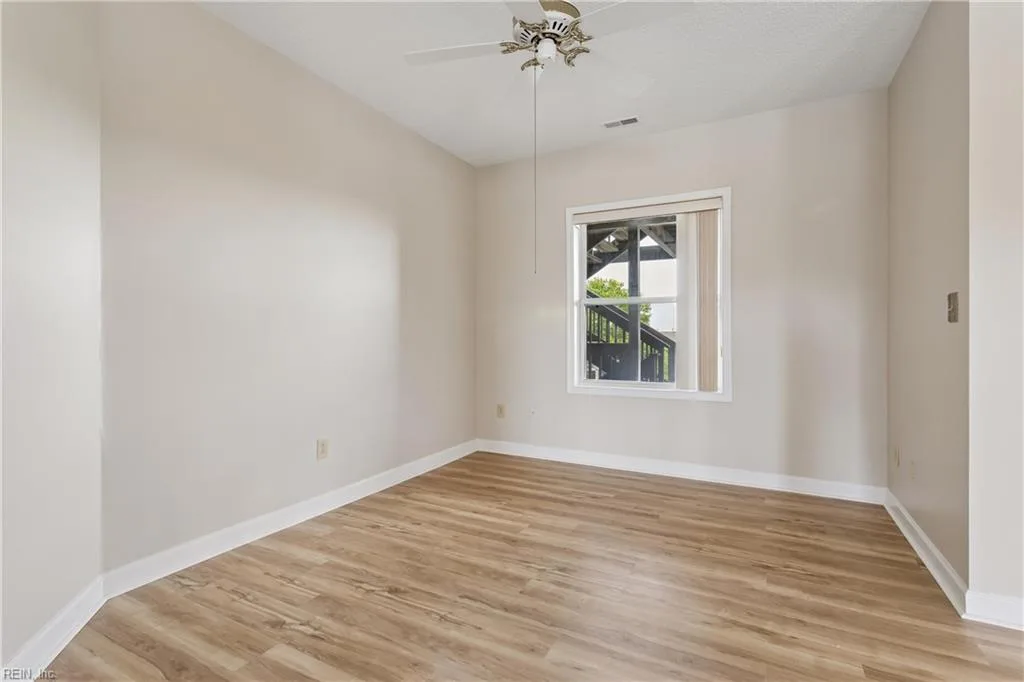 1024 Porte Harbour ARCH #302, HAMPTON VA 23664 thumb 9