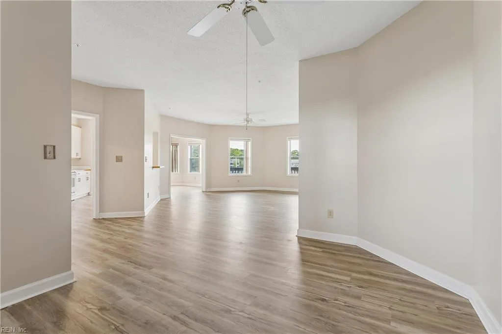 1024 Porte Harbour ARCH #302, HAMPTON VA 23664 thumb 10