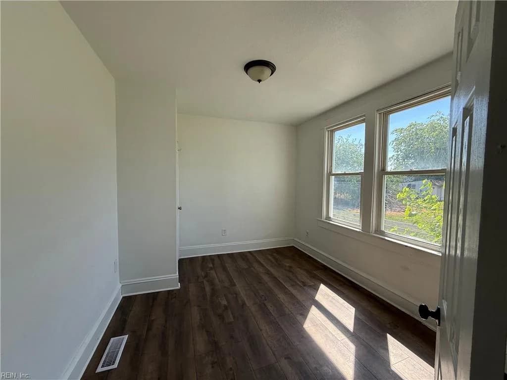 4610 Warwick BLVD, NEWPORTNEWS VA 23607 thumb 6