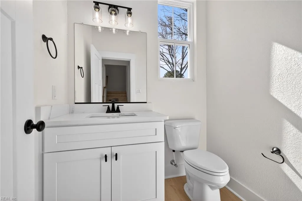 1635 Colonial AVE, SMITHFIELD VA 23430 thumb 8