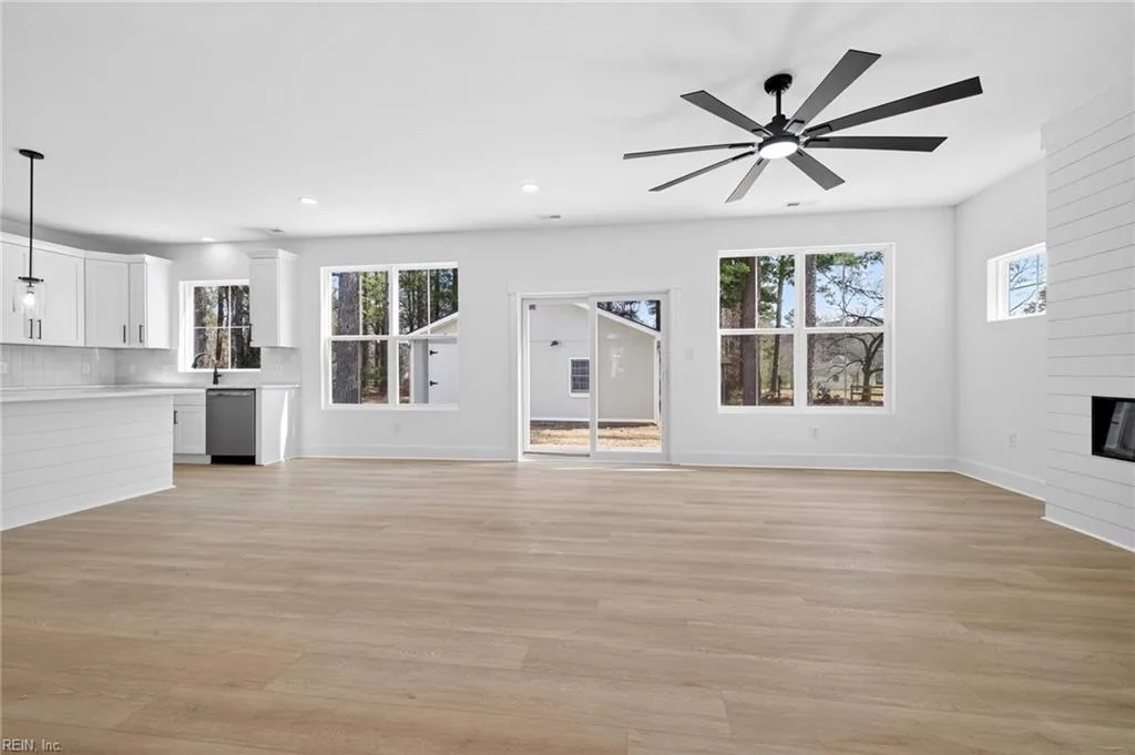 1635 Colonial AVE, SMITHFIELD VA 23430 thumb 10
