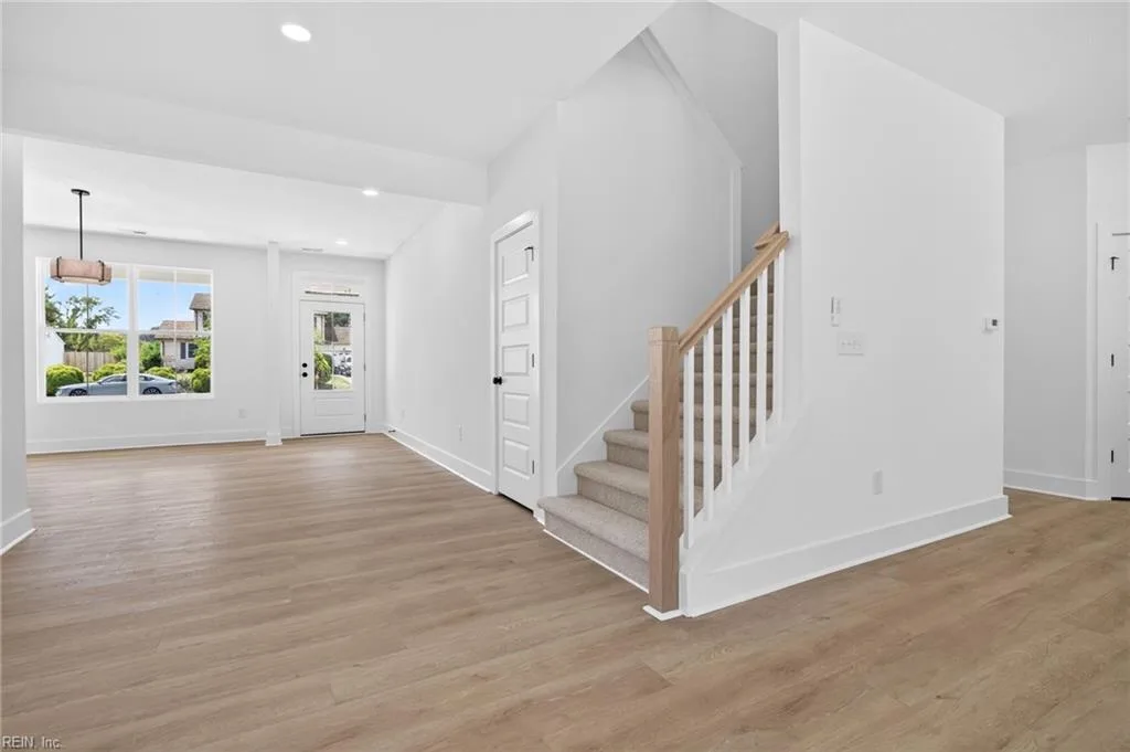 1631 Colonial AVE, SMITHFIELD VA 23430 thumb 9