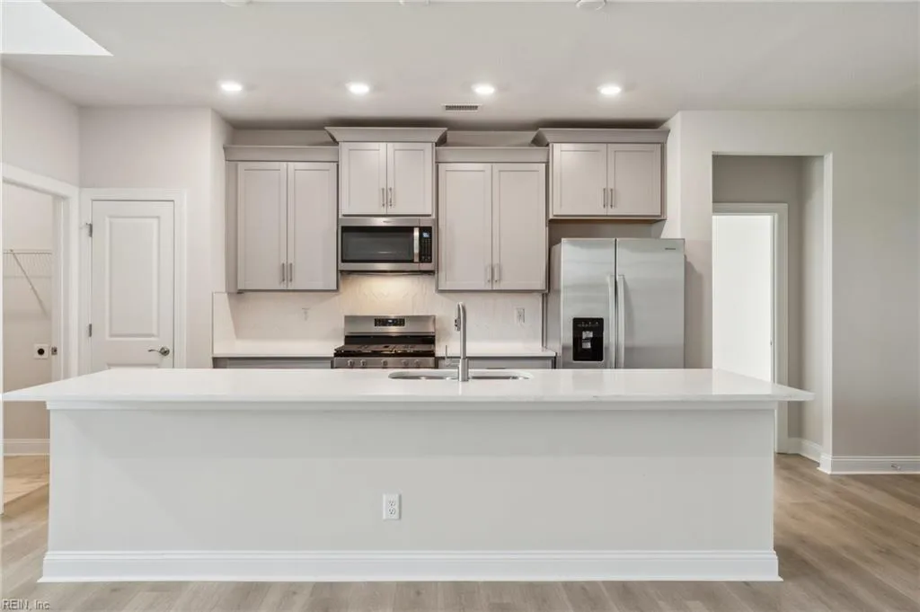 2005 Barton LN, CHESAPEAKE VA 23322 thumb 6