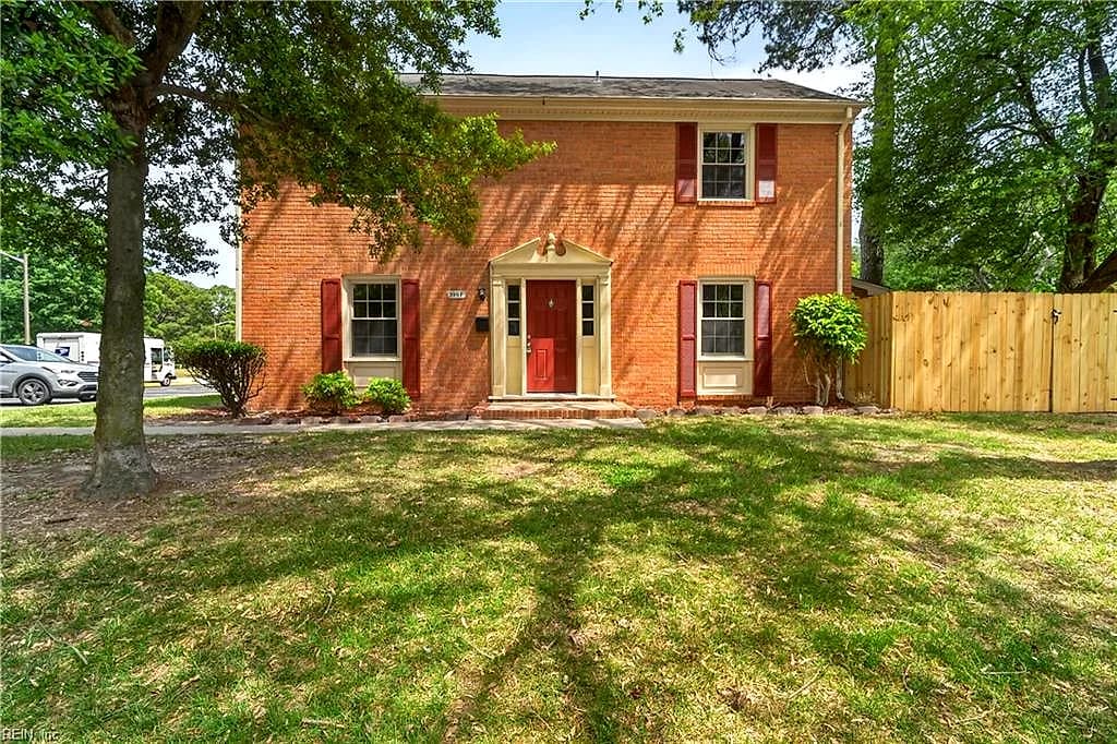 399 Circuit LN #F, NEWPORT NEWS VA 23608 - Photo 2