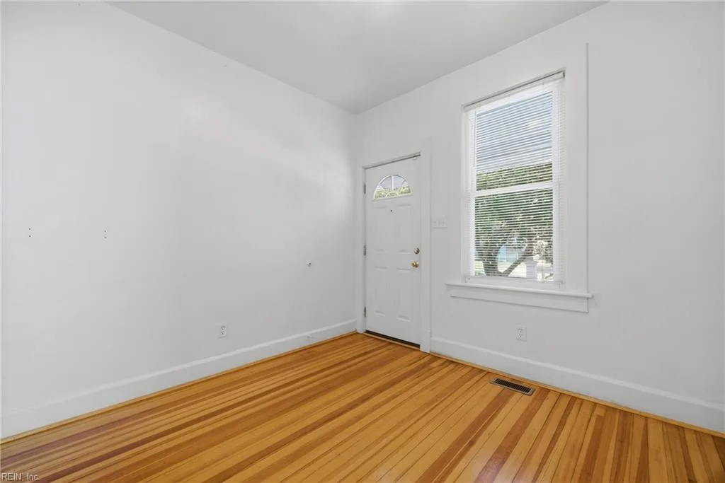 1316 W 39th ST, NORFOLK VA 23509 thumb 9