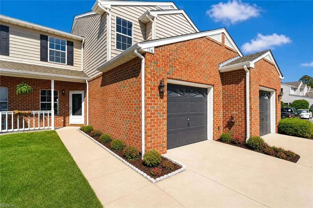 116 Chanticlair DR, YORKTOWN VA 23693 - Main photo