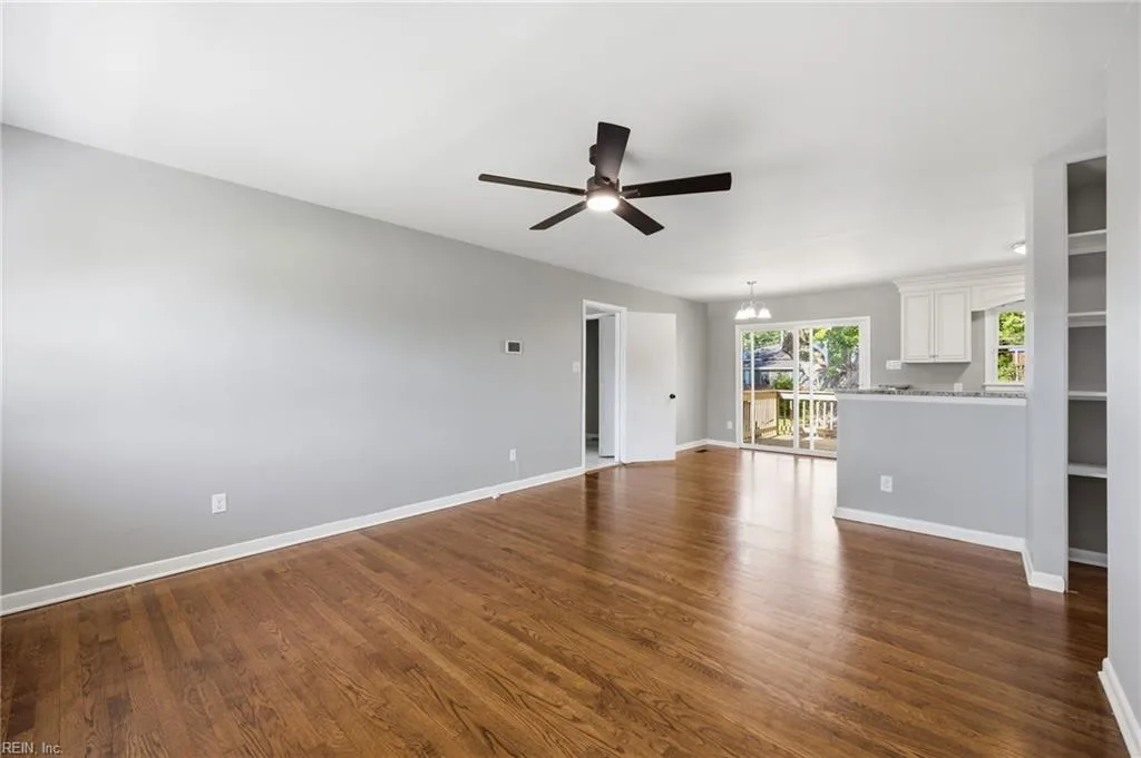 1027 Barry CT, HAMPTON VA 23666 thumb 6