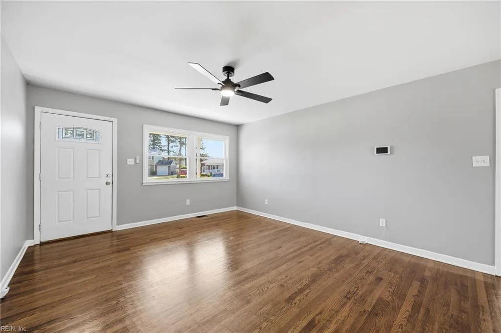 1027 Barry CT, HAMPTON VA 23666 thumb 8