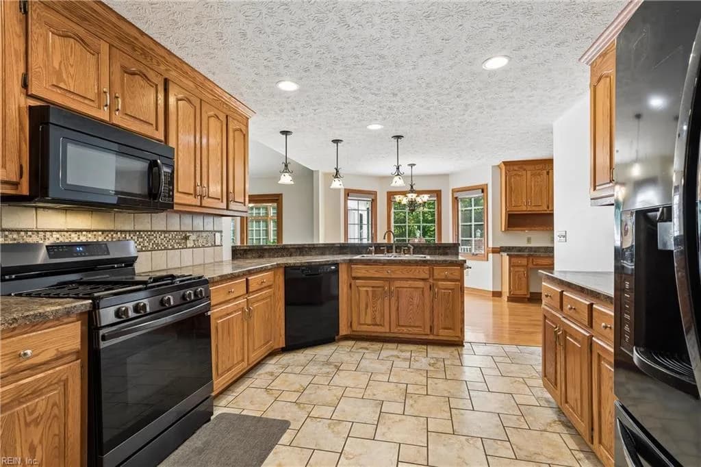 4202 Hall Oaks DR, GLOUCESTER VA 23061 thumb 11