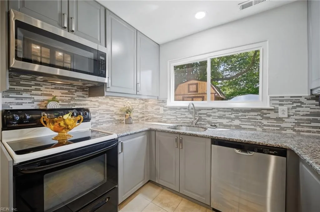 3917 Waterside CT, VIRGINIABEACH VA 23452 thumb 12
