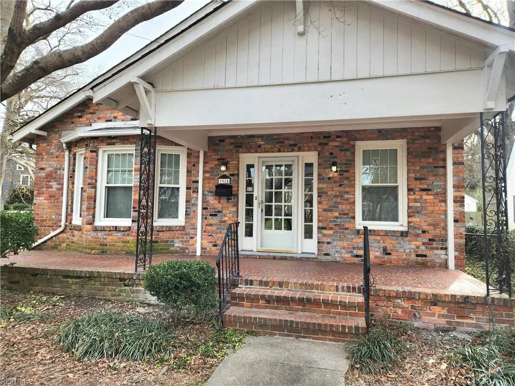 1914 Claremont AVE, NORFOLK VA 23507 - Photo 2