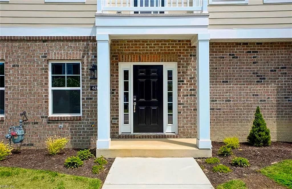 621 Commonwealth DR, YORKTOWN VA 23693 - Photo 5