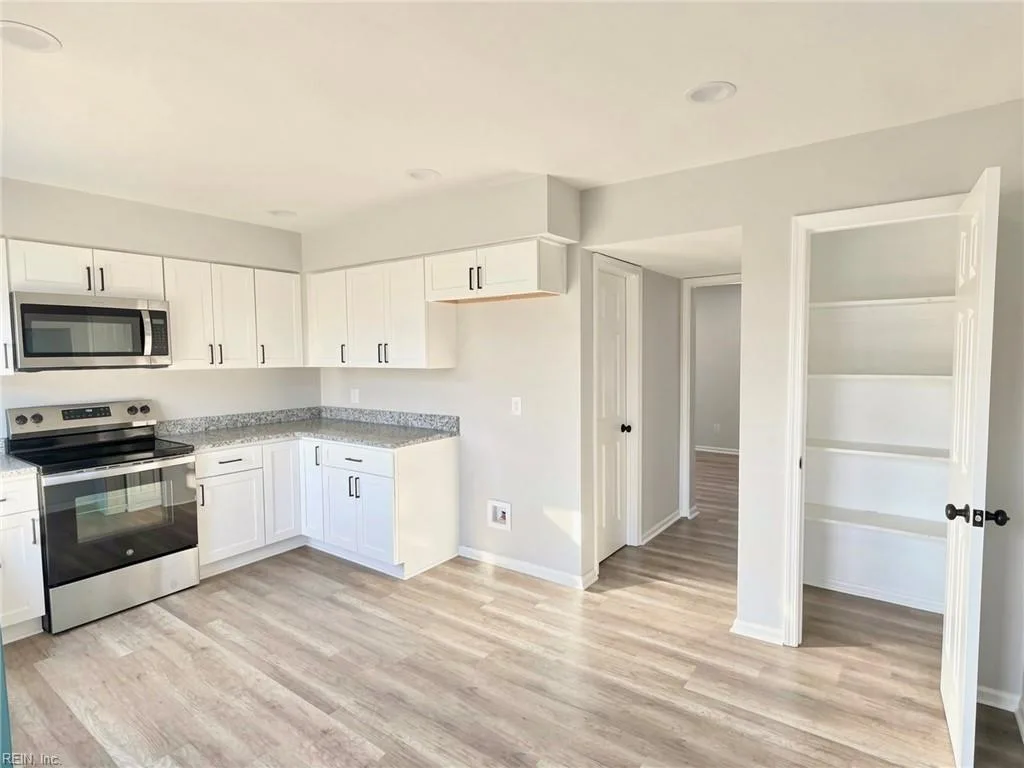 251 S Parliament DR, VIRGINIABEACH VA 23462 thumb 11