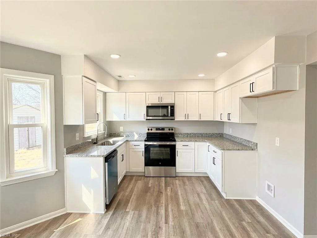 251 S Parliament DR, VIRGINIABEACH VA 23462 thumb 8