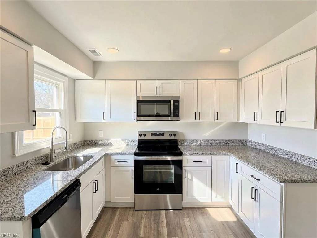 251 S Parliament DR, VIRGINIABEACH VA 23462 thumb 9
