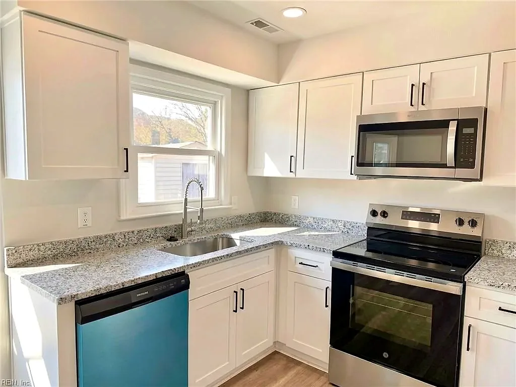 251 S Parliament DR, VIRGINIABEACH VA 23462 thumb 10