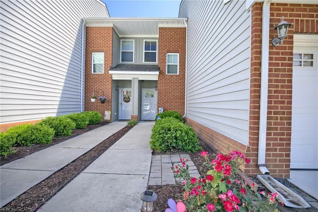 9 Franklin LN, POQUOSON VA 23662 - Main photo