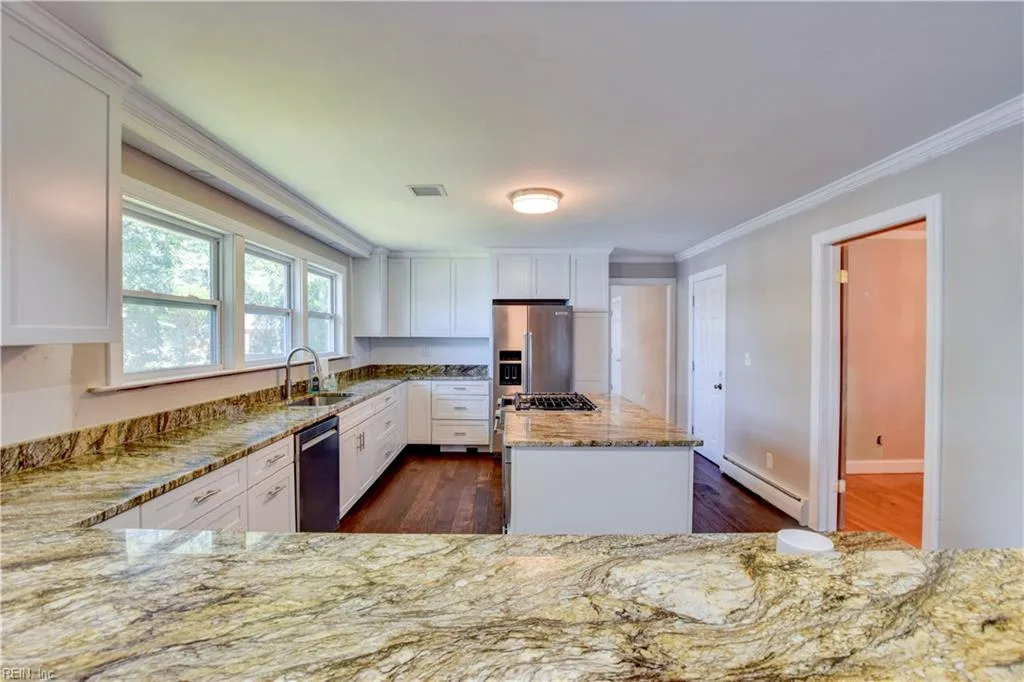 4102 Chowan AVE, CHESAPEAKE VA 23325 thumb 9