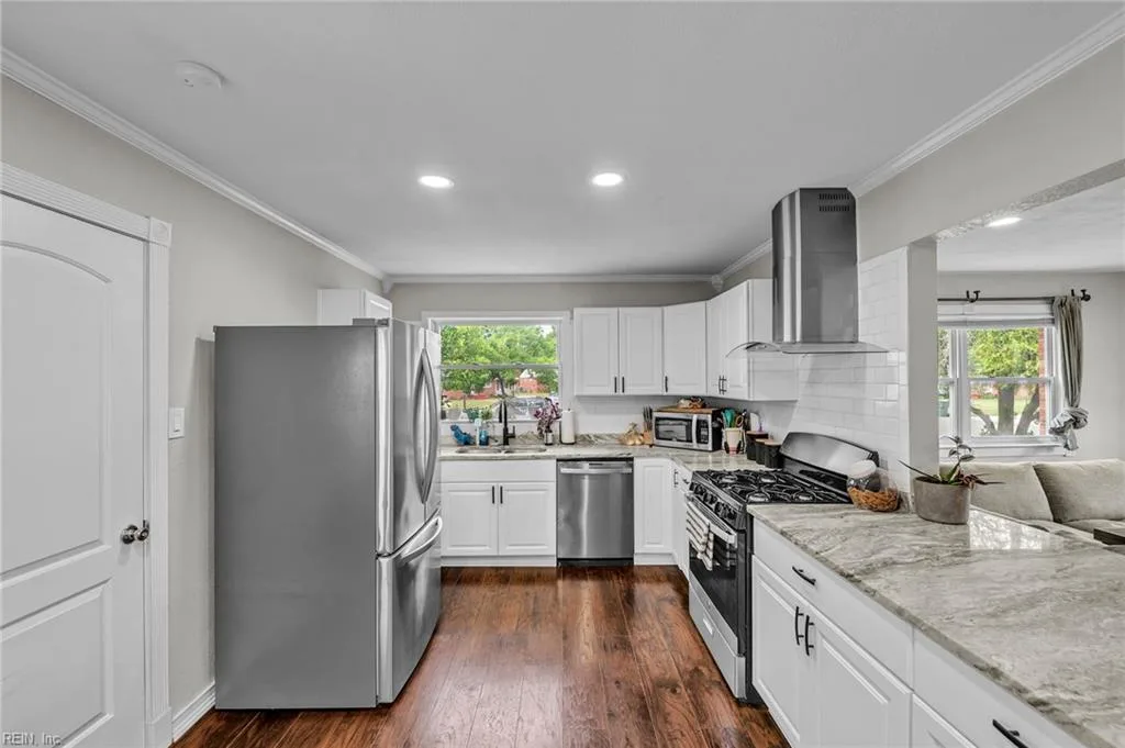 8069 Lynnbrook DR, NORFOLK VA 23518 thumb 9