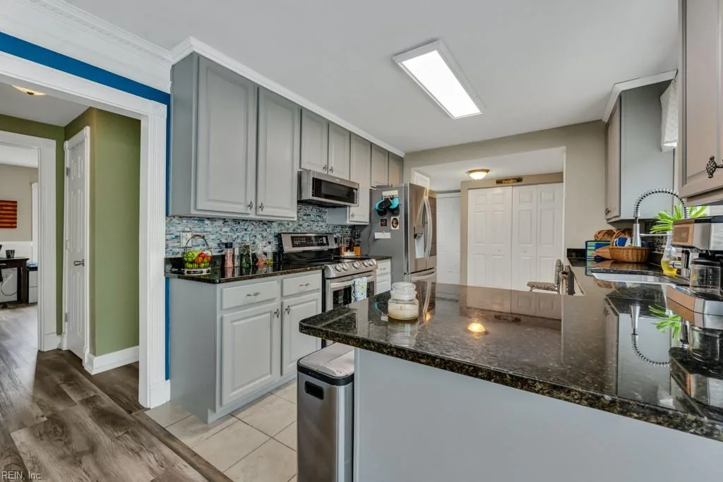 4000 Buchanan DR, HAMPTON VA 23669 thumb 12