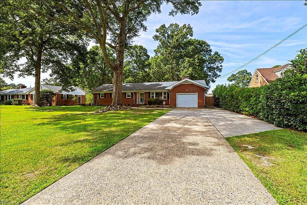 122 Ashley RD, CHESAPEAKE VA 23322 - Photo 2