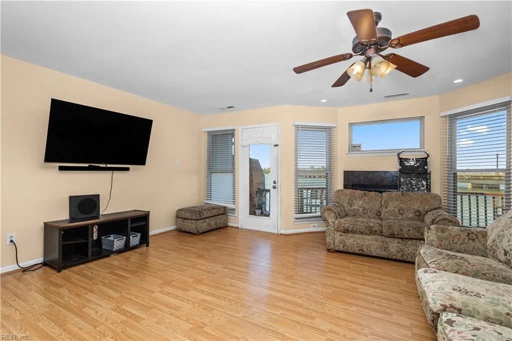 63 Waters Edge CIR, HAMPTON VA 23669 thumb 12