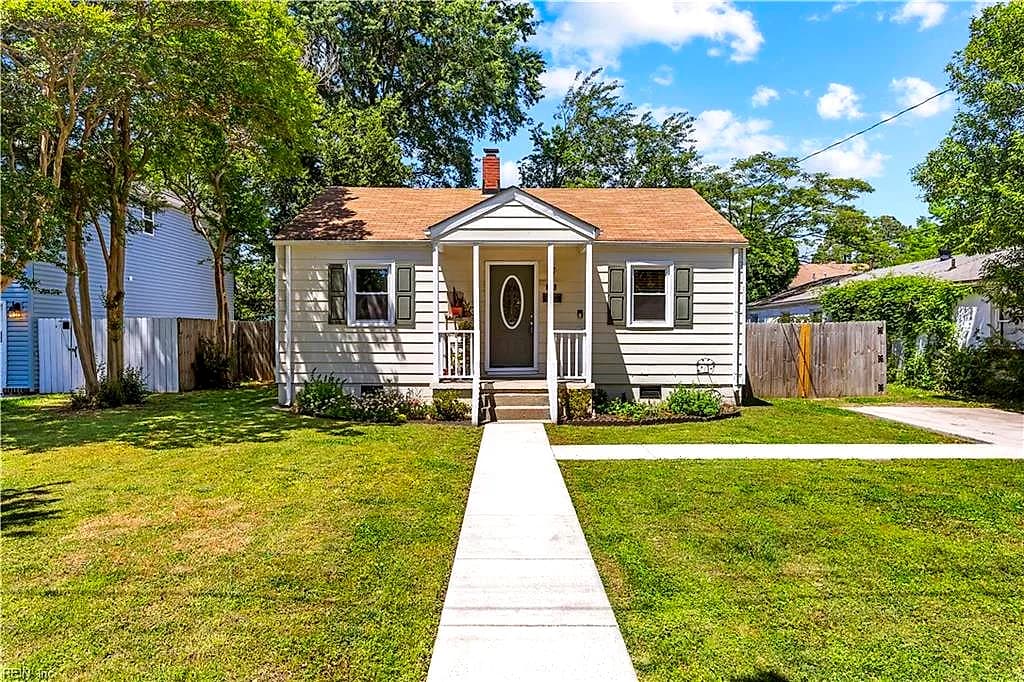 236 Woodview AVE, NORFOLK VA 23505 - Main photo