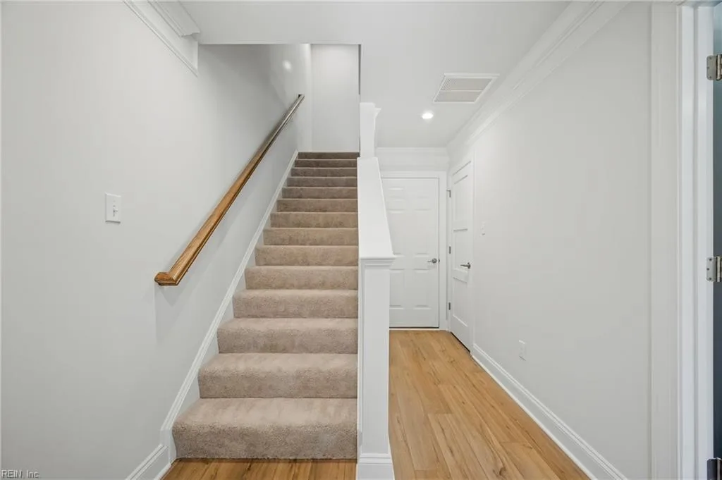 109 Bracewell LN, YORKTOWN VA 23692 thumb 6