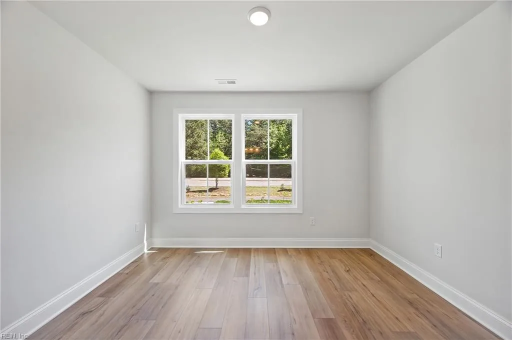 109 Bracewell LN, YORKTOWN VA 23692 thumb 9