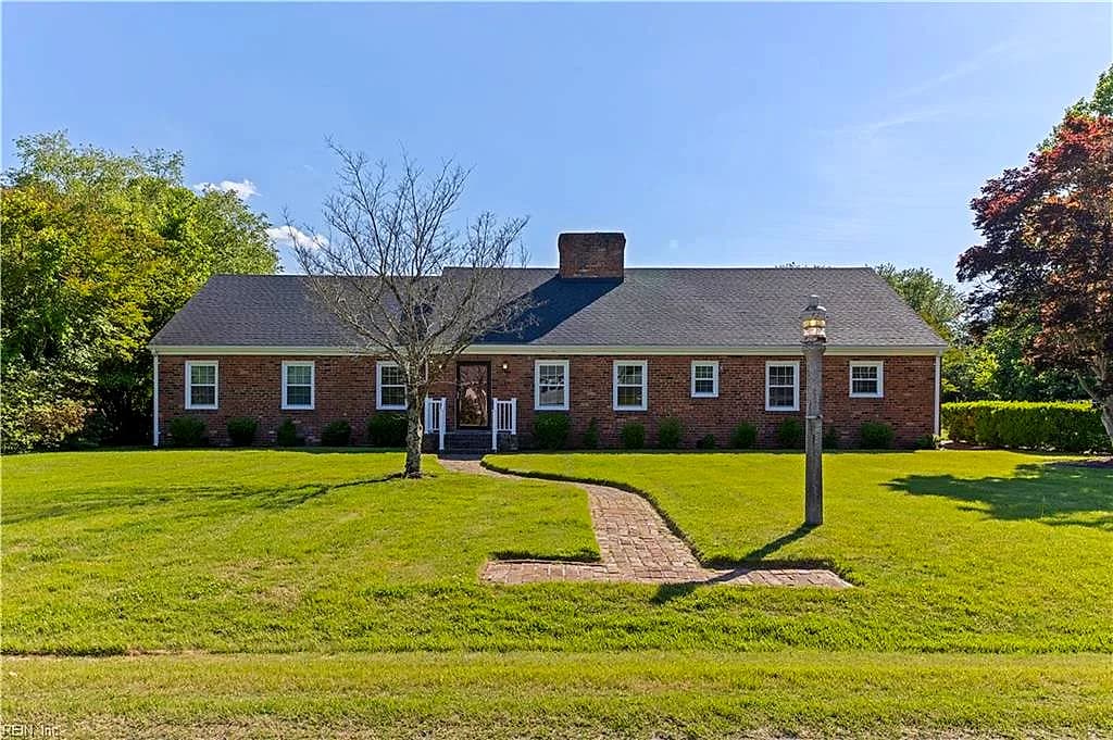 305 Robinhood RD, FRANKLIN VA 23851 - Main photo