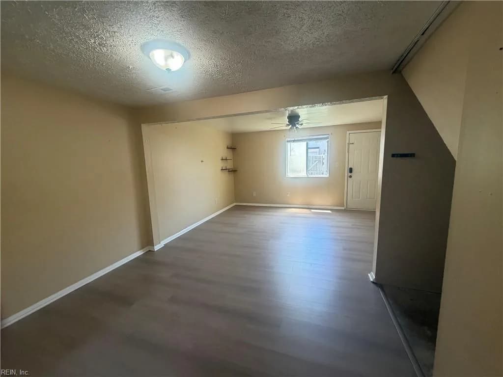 10 Christine CT, HAMPTON VA 23666 thumb 6