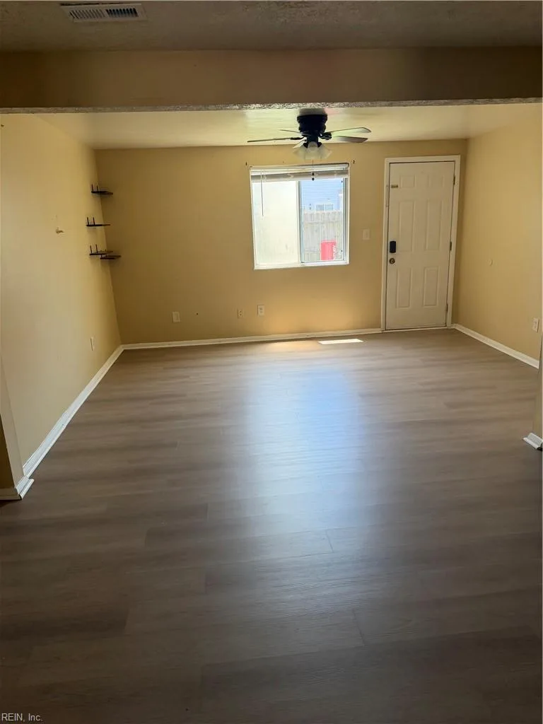 10 Christine CT, HAMPTON VA 23666 thumb 7