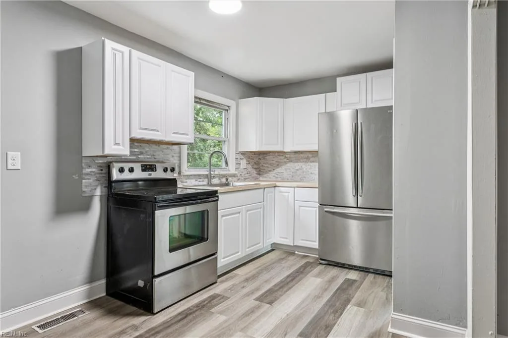 8272 Fernwood DR, NORFOLK VA 23518 thumb 11