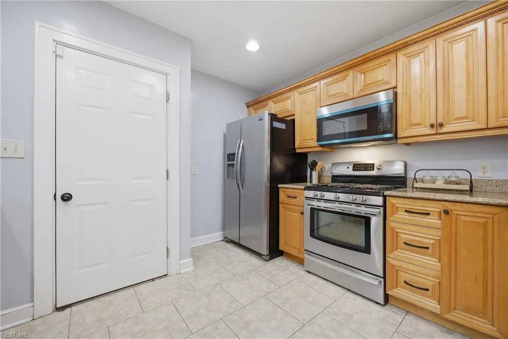 104 E Severn RD, NORFOLK VA 23505 thumb 12