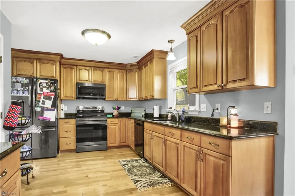 807 Marquette CT, NEWPORTNEWS VA 23602 thumb 11