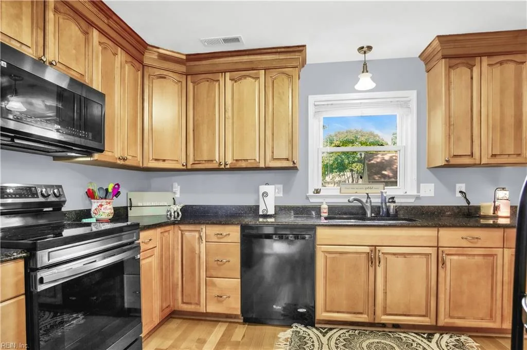 807 Marquette CT, NEWPORTNEWS VA 23602 thumb 12