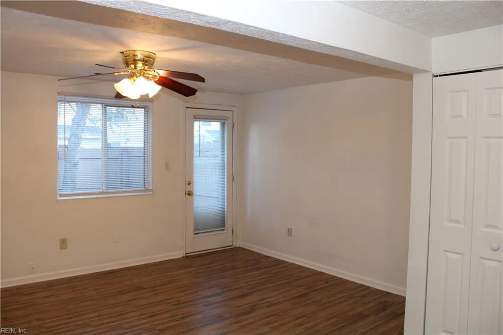 44 Lucinda CT, HAMPTON VA 23666 thumb 8