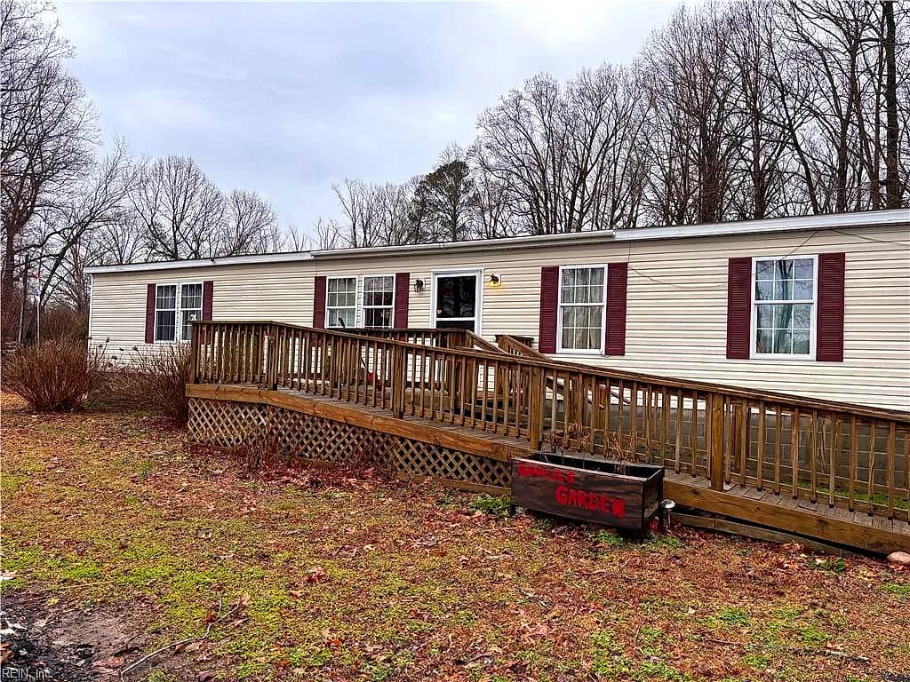 18 Moore DR, TOPPING VA 23169 - Main photo