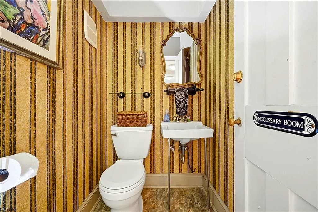 422 Crawford ST, PORTSMOUTH VA 23704 - Photo 4