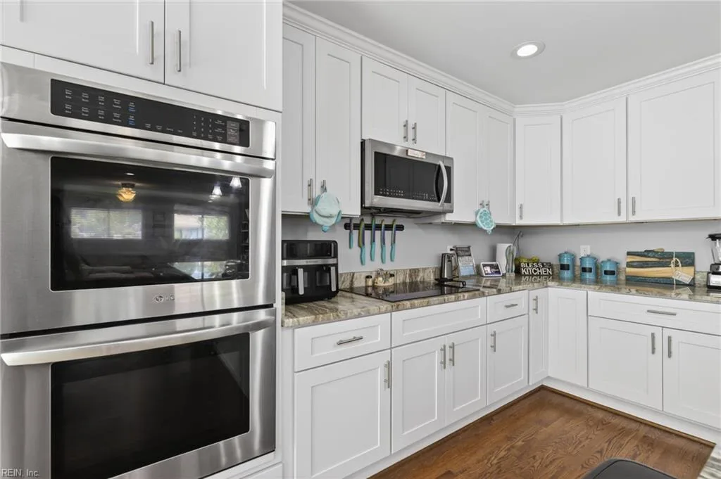 453 Caren DR, VIRGINIABEACH VA 23452 thumb 9