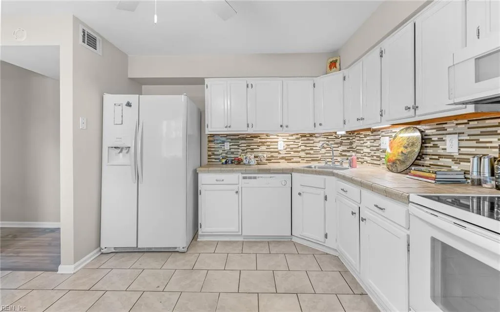 256 Portview AVE #D-2, NORFOLK VA 23503 thumb 11