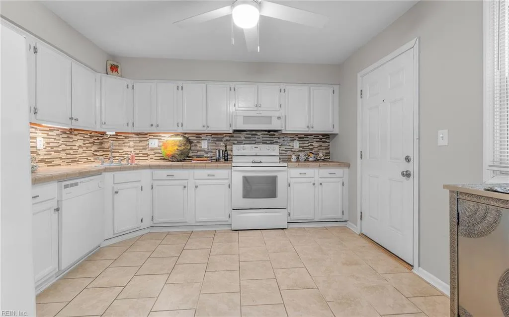 256 Portview AVE #D-2, NORFOLK VA 23503 thumb 9