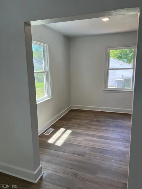 32 W Southampton AVE, HAMPTON VA 23669 thumb 6