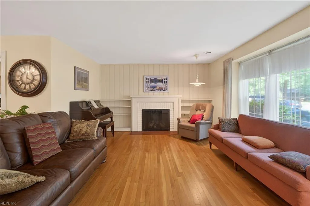 317 Central PW, NEWPORTNEWS VA 23606 thumb 8