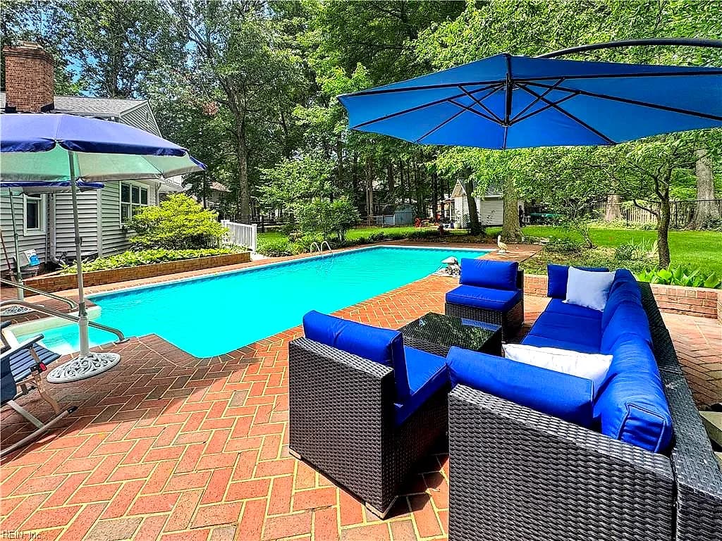 32 Valmoore DR, POQUOSON VA 23662 - Photo 5